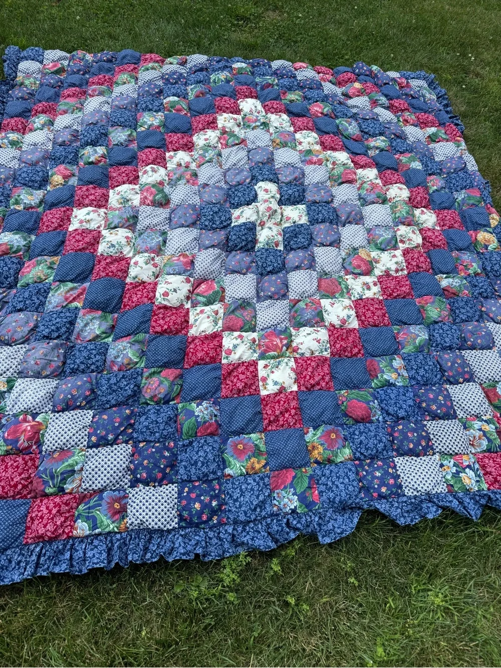 Full size Puff Handmade Floral Patchwork Quilt in Blue, Pink and white + 2 shams